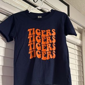 Gildan Navy Blue Toddler Vinyl “tigers” Tshirt (size 4t)